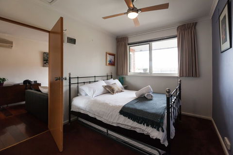 ELEANOR, 1BDR Fitzroy North Apartment - Accommodation Broome 6