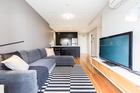SANDRA, 1BDR Carlton Apartment - Accommodation Broome 6