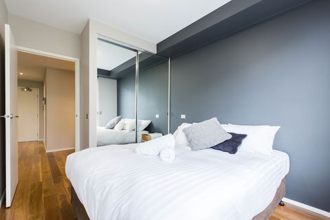 SANDRA, 1BDR Carlton Apartment - Accommodation Broome 3