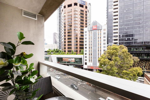 SANDRA, 1BDR Carlton Apartment - Accommodation Broome 0