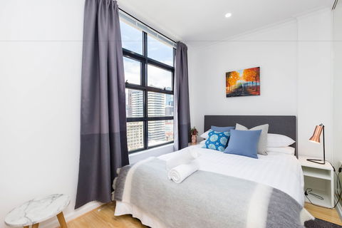 ROLAND, 1BDR Melbourne Apartment - Accommodation Broome 1