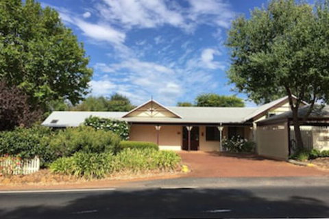 The Noble Grape Guesthouse - Accommodation Broome 0