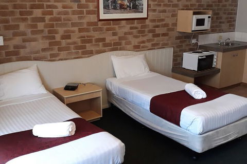Country Gardens Motor Inn Toowoomba - Accommodation Broome 7
