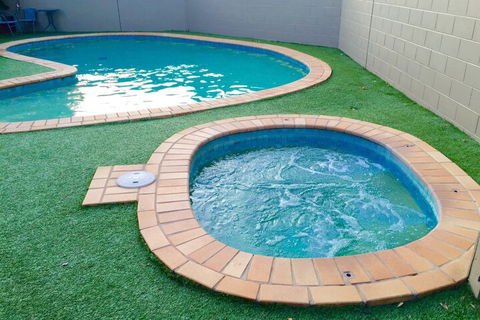 Country Gardens Motor Inn Toowoomba - Accommodation Broome 1