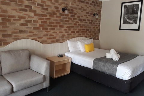 Country Gardens Motor Inn Toowoomba - Accommodation Broome 5