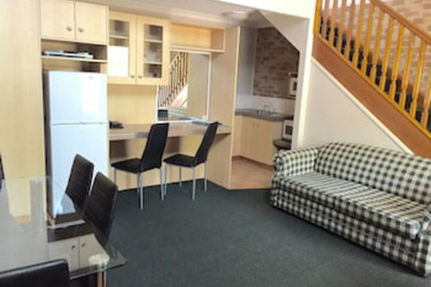 Country Gardens Motor Inn Toowoomba - Accommodation Broome 0