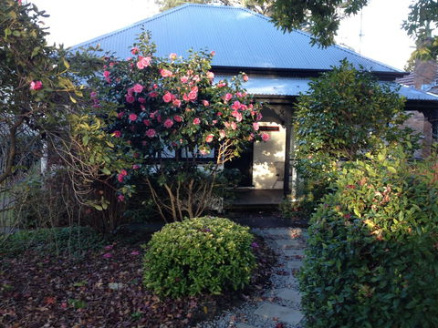 Hills Havens Cottages - Accommodation Broome 0