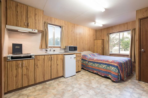 Clog Barn Caravan Park - Accommodation Broome 1