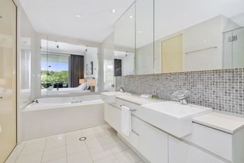 Bale Beach Front Resort Home Apartment 1128 - Accommodation Broome 6