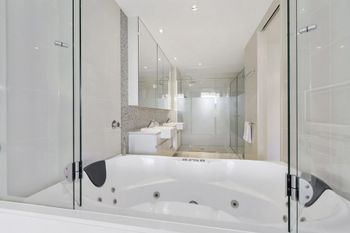 Bale Beach Front Resort Home Apartment 1128 - Accommodation Broome 5