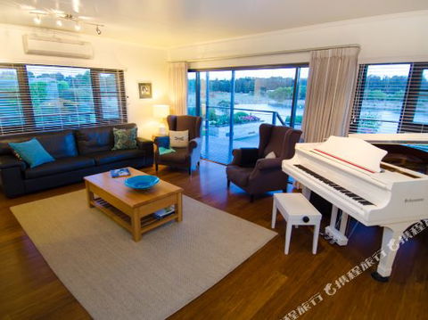 Charlie Bravo Villa Margaret River - Accommodation Broome 3