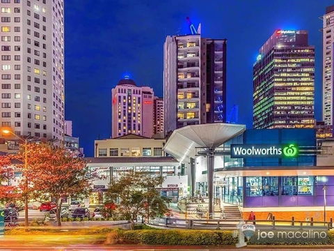 Heart OF CBD Amazing View Pool& GYM Qbn550-16 - Accommodation Broome 1