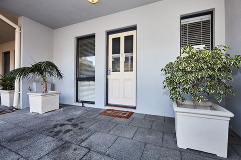 Fremantle Townhouse Unit 5 - Accommodation Broome 0