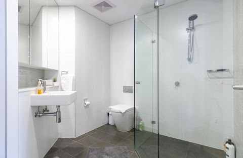 C16 Darling Harbour 2 BDR APT - Accommodation Broome 3
