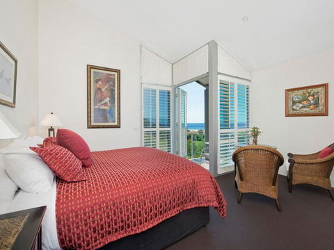 Louvres - Accommodation Broome 5