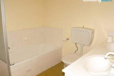 Ebbtide Unit 23 2 6 North St. Forster - Accommodation Broome 5