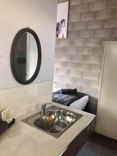 Granite Belt Cabins - Accommodation Broome 6