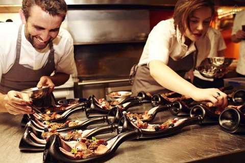 A Charming Studio With Stunning City Views - Accommodation Broome 6