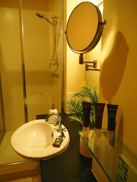 Master Suite With Private Entrance - Accommodation Broome 3