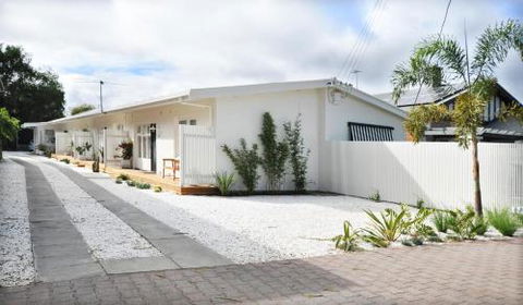 Pine At Arlos Refined Luxury In Glenelg - Accommodation Broome 6