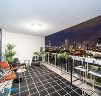 3br Stylish Apt CBD River  City Views SpaSaunaPoolWIFINetflix - Accommodation Broome