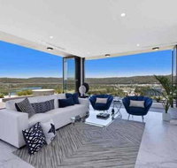 Stylish Penthouse with Views  Jacuzzi - Accommodation Broome
