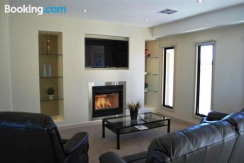 Eagles Nest - Accommodation Broome 0
