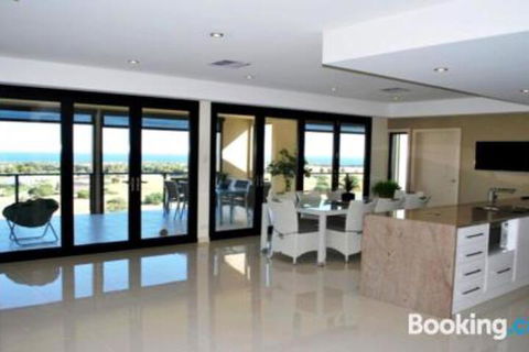Eagles Nest - Accommodation Broome 4