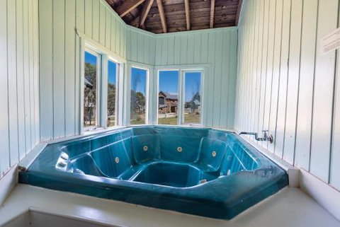 Banjos Chalet Alpine Getaways - Accommodation Broome 3
