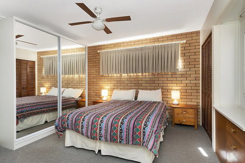 Ground Floor Air Conditioned Fabulous Waterviews Overlooking Pumicestone Passage - Accommodation Broome 5