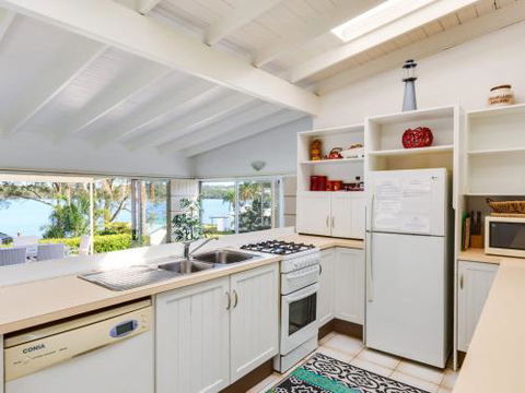 On Golden Ponds At Erowal Bay 4pm Check Out Sundays - Accommodation Broome 4