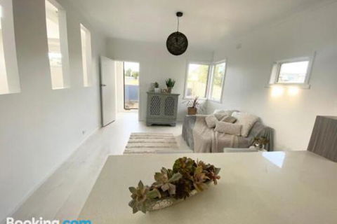 Geelong House - Accommodation Broome 2