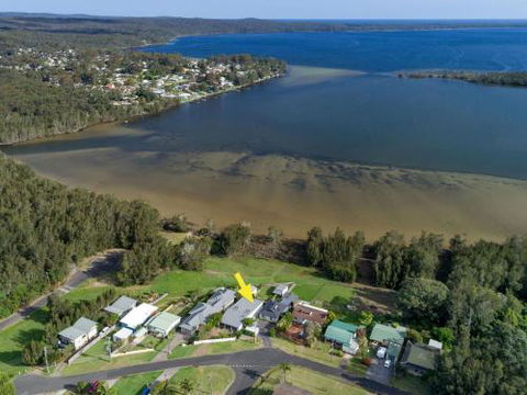 VINCES LANDING OLD EROWAL BAY 4pm Check Out Sundays - Accommodation Broome 0