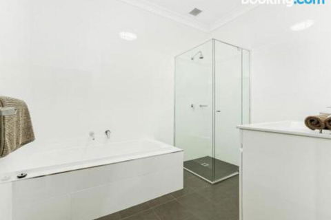 SURF BEACH DREAMS Kiama & Surrounds 4pm Check Out Sundays - Accommodation Broome 5