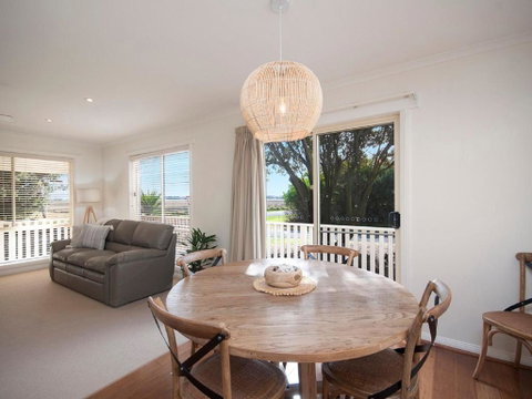 Banksia Beach House - Accommodation Broome 1