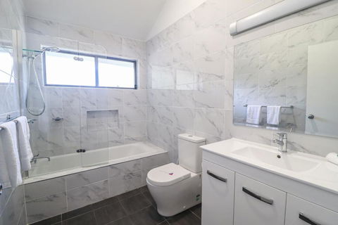 Wintersun Villa In Raffertys Resort - Accommodation Broome 4