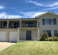 Ocean House at Mollymook - Accommodation Broome