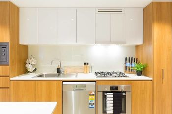 Brand New Heart Of City Executive Apartment - Accommodation Broome 4
