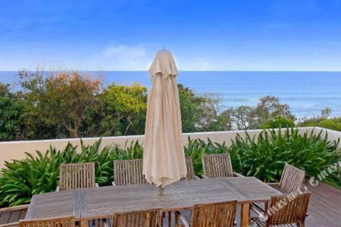 R & W Noosa Holidays 19 The Esplanade - Accommodation Broome 1