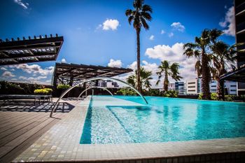 Modern Apartment With Pool & Spa - Accommodation Broome 0
