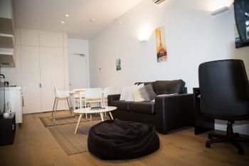 Modern Apartment With Pool & Spa - Accommodation Broome 5