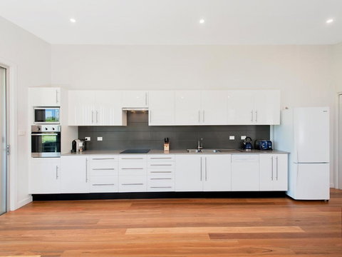 Ocean Views 41A Ocean Avenue - Accommodation Broome 5