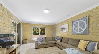 BEACHSIDE HIDEAWAY BONNY HILLS - Accommodation Broome 5