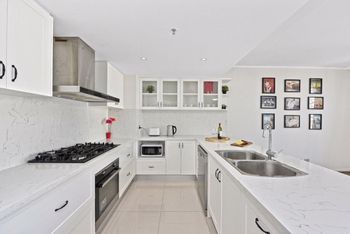 Deluxe Sydney Central Penthouse With Pool & Gym - Accommodation Broome 5