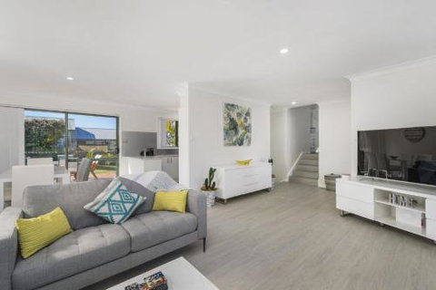 Right At Home In Bonny Hills - Accommodation Broome 2