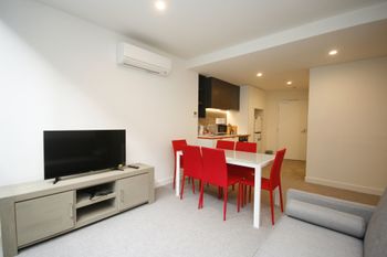 Next To Victoria Market CBD - Accommodation Broome 0