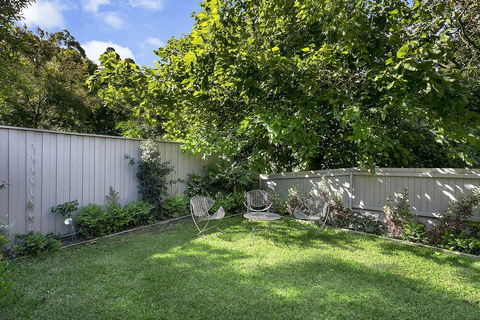 Private Garden Apartment Minutes Walk To Station NBN01 - Accommodation Broome 4