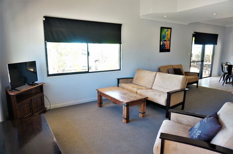 Ningaloo Breeze Villa 10 - Accommodation Broome 3