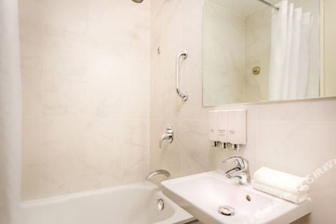 Qinnat Victoria One On Elizabeth Melbourne - Accommodation Broome 7