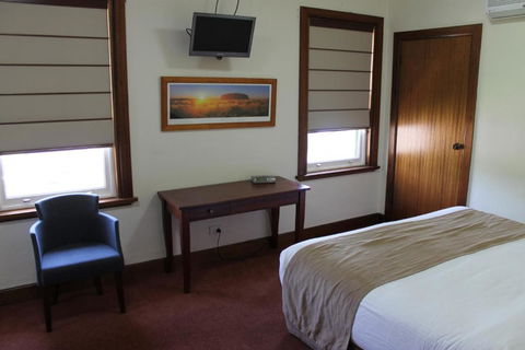 The Dormie House - On The Golf Course - Accommodation Broome 3